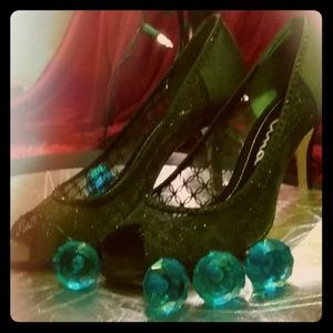 Nina Women's 10M-  Excellent Con. ~NWOT